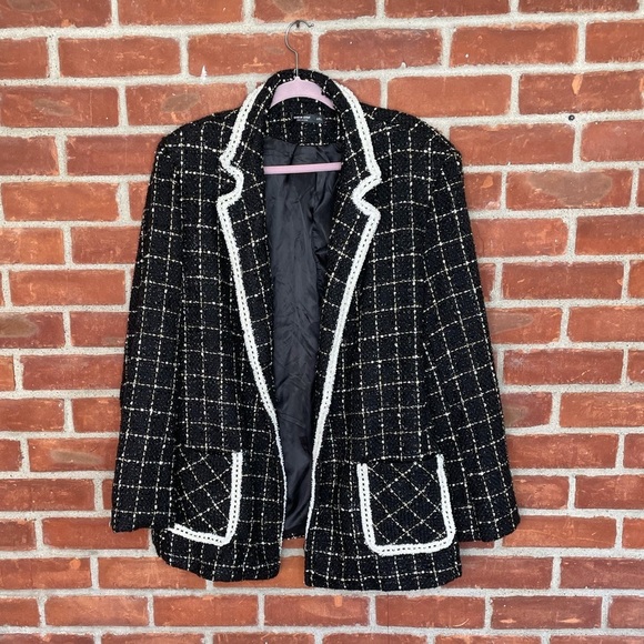 Shein curve blazer - Picture 7 of 8